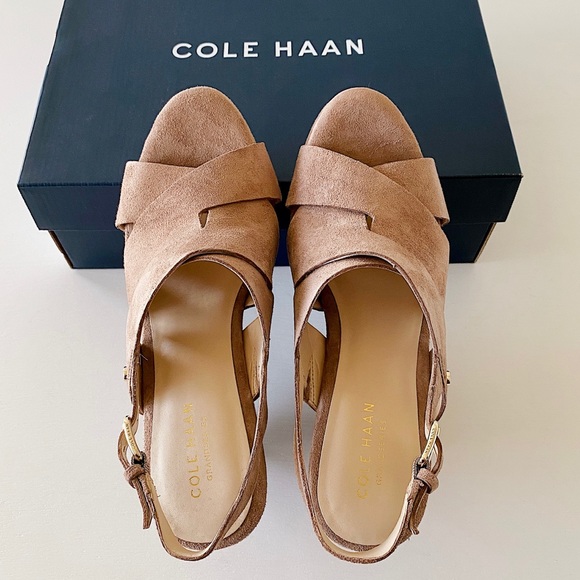 ✨New COLE HAAN Laci Suede Wedge Sandal Stone Taupe - Picture 6 of 9